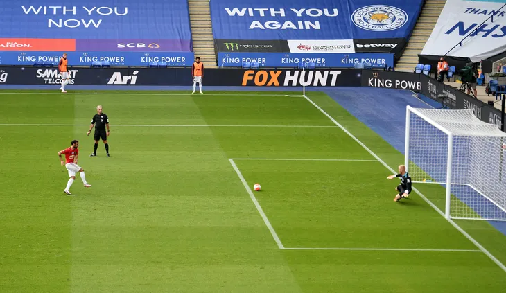 Leicester City 0-2 Man Utd: Fernandes tỏa sáng, Quỷ đỏ giành suất dự Champions League - Ảnh 6. Leicester City 0-2 Man Utd: Fernandes tỏa sáng, Quỷ đỏ giành suất dự Champions League - Ảnh 6.