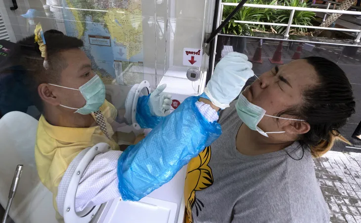 Thái Lan sẽ có vaccine COVID-19 vào giữa năm 2021 - Ảnh 2. Thái Lan sẽ có vaccine COVID-19 vào giữa năm 2021 - Ảnh 2.