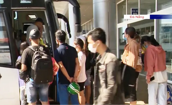 Đà Nẵng giám sát dịch trên các phương tiện giao thông - Ảnh 1. Đà Nẵng giám sát dịch trên các phương tiện giao thông - Ảnh 1.