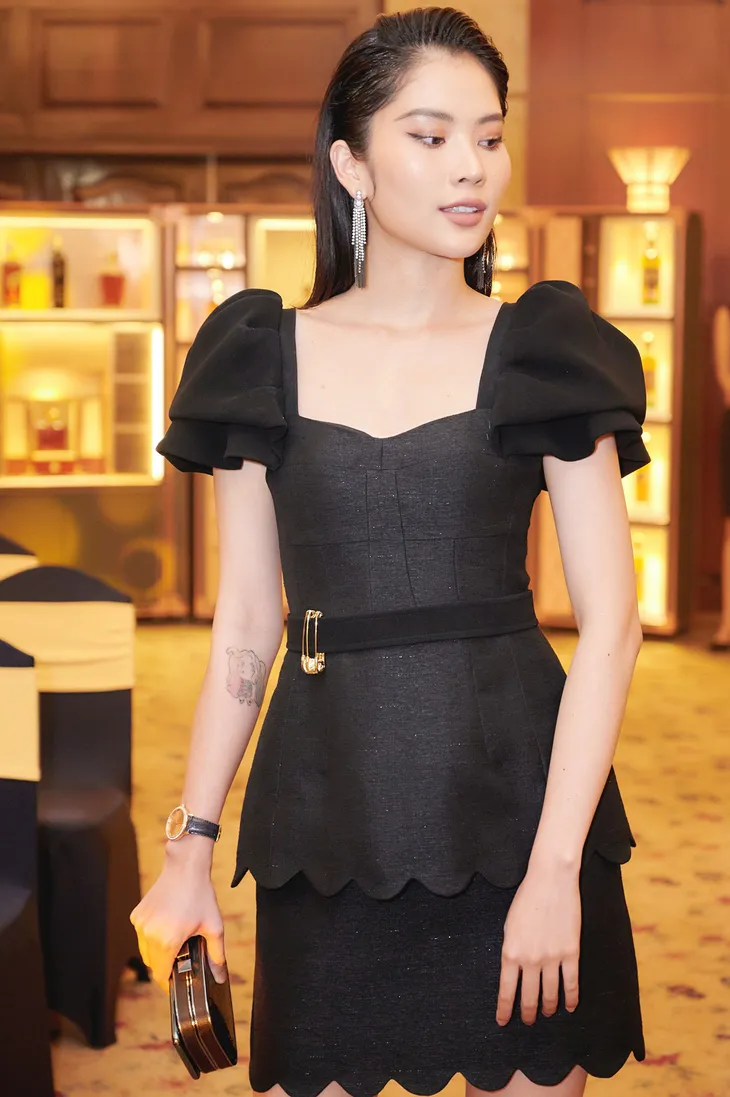 Nam Anh khoe nhan sắc ngày càng thăng hạng dù diện đồ đen tối giản - Ảnh 1. Nam Anh khoe nhan sắc ngày càng thăng hạng dù diện đồ đen tối giản - Ảnh 1.