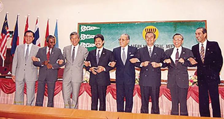 25 năm Việt Nam tham gia ASEAN: Chung tay vì một Cộng đồng ASEAN gắn kết và thích ứng - Ảnh 2. 25 năm Việt Nam tham gia ASEAN: Chung tay vì một Cộng đồng ASEAN gắn kết và thích ứng - Ảnh 2.