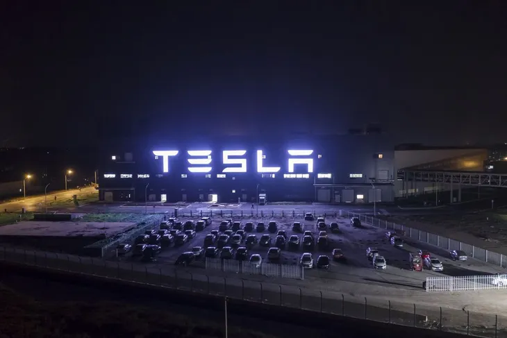 Đánh bại COVID-19, cho Toyota hít khói: Elon Musk đã làm gì với Tesla? - Ảnh 6. Đánh bại COVID-19, cho Toyota hít khói: Elon Musk đã làm gì với Tesla? - Ảnh 6.