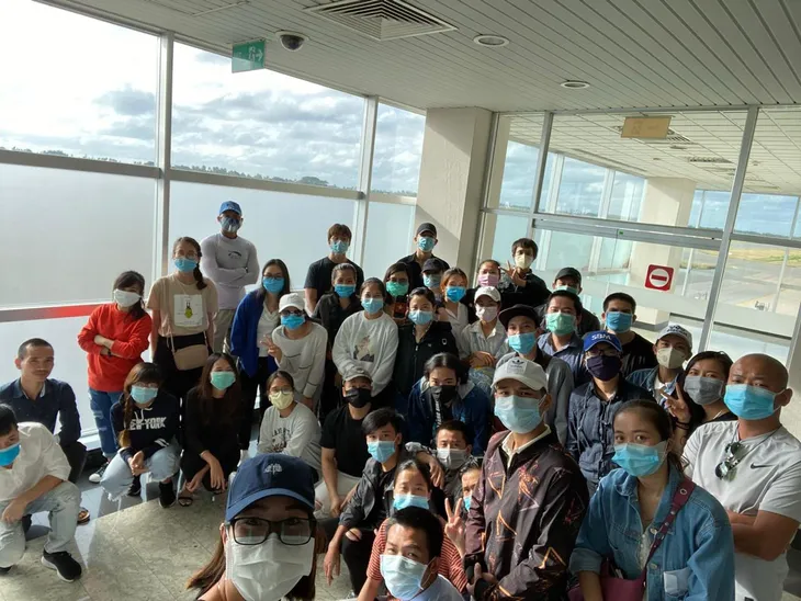 200 công dân Việt Nam từ Sri Lanka, Bangladesh về nước an toàn - Ảnh 2. 200 công dân Việt Nam từ Sri Lanka, Bangladesh về nước an toàn - Ảnh 2.