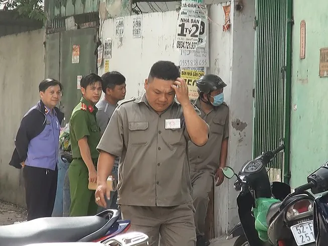 Vợ tự phóng hỏa đốt nhà do ghen tuông, chồng cháy như bó đuốc, con gái bị bỏng nặng - Ảnh 1. Vợ tự phóng hỏa đốt nhà do ghen tuông, chồng cháy như bó đuốc, con gái bị bỏng nặng - Ảnh 1.