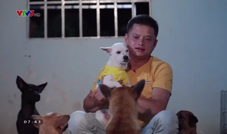 Điều ước thứ 7: Chuyện về anh công an bao đồng dành hết tiền để nuôi chó hoang - Ảnh 3. Điều ước thứ 7: Chuyện về anh công an bao đồng dành hết tiền để nuôi chó hoang - Ảnh 3.