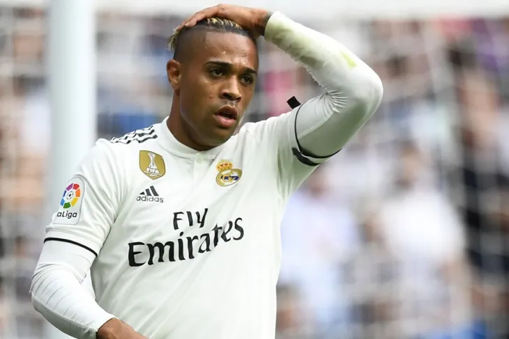 Sau Real Madrid, đến lượt cầu thủ Sevilla nhiễm COVID-19 - Ảnh 1. Sau Real Madrid, đến lượt cầu thủ Sevilla nhiễm COVID-19 - Ảnh 1.