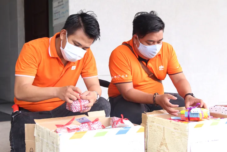 FPT chung tay cùng Đà Nẵng quyết tâm chiến thắng dịch COVID-19 - Ảnh 1. FPT chung tay cùng Đà Nẵng quyết tâm chiến thắng dịch COVID-19 - Ảnh 1.