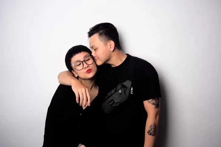 Ca sĩ Huỳnh Tú không được lòng nhà chồng vì quá cá tính - Ảnh 1. Ca sĩ Huỳnh Tú không được lòng nhà chồng vì quá cá tính - Ảnh 1.