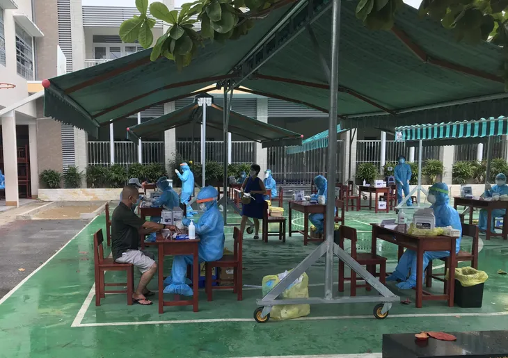Đà Nẵng ưu tiên xét nghiệm COVID-19 cho học sinh diện F1 sắp thi tốt nghiệp THPT - Ảnh 3.