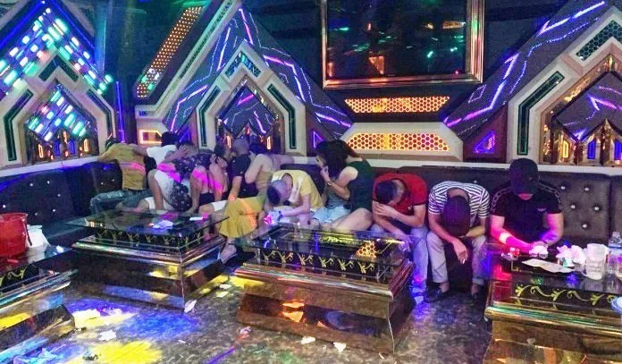 Bắt quả tang 20 nam, nữ thanh niên sử dụng ma túy trái phép tại karaoke Thiên Đường - Ảnh 1. Bắt quả tang 20 nam, nữ thanh niên sử dụng ma túy trái phép tại karaoke Thiên Đường - Ảnh 1.