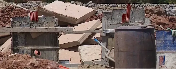 Khu tái định cư dự án cao tốc Bắc - Nam: Chậm tiến độ, ngổn ngang - Ảnh 1. Khu tái định cư dự án cao tốc Bắc - Nam: Chậm tiến độ, ngổn ngang - Ảnh 1.