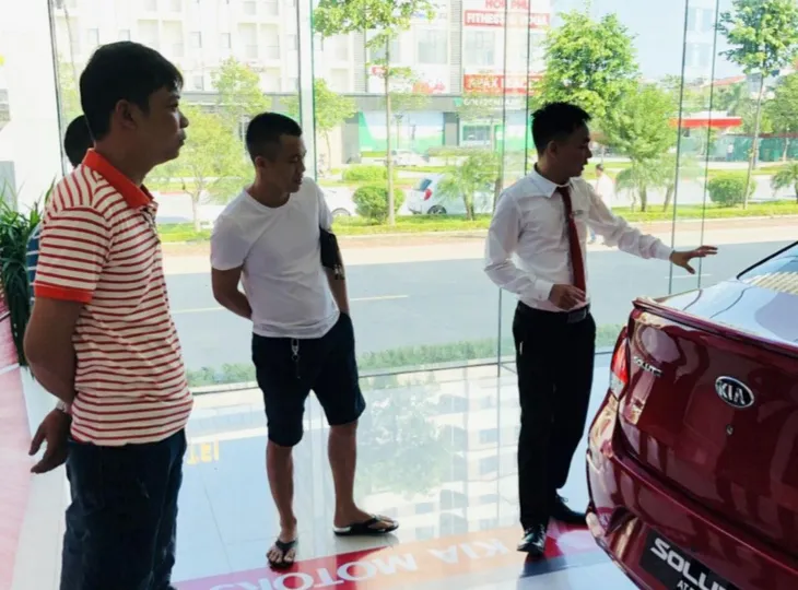 Thị trường ô tô sau khi giảm 50% phí trước bạ: Tan băng nhưng lại tăng giá - Ảnh 1. Thị trường ô tô sau khi giảm 50% phí trước bạ: Tan băng nhưng lại tăng giá - Ảnh 1.