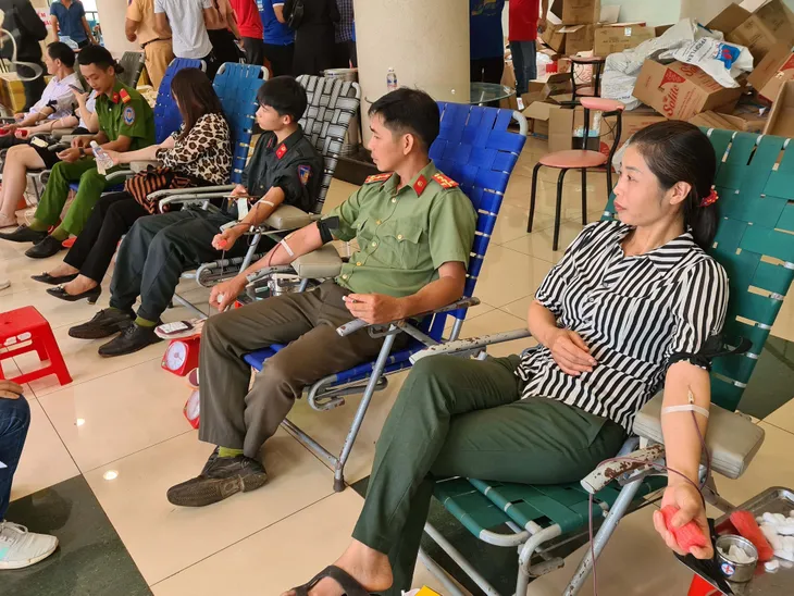 Chương trình “Hành trình Đỏ” thu được hơn 2.000 đơn vị máu an toàn tại Đắk Nông - Ảnh 1.
