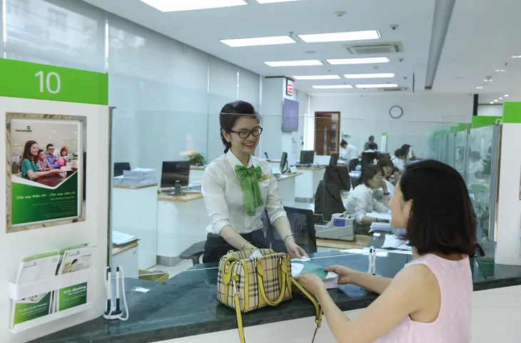 Lãi suất ngân hàng giảm mạnh, tiền nhàn rỗi đi đâu? - Ảnh 1. Lãi suất ngân hàng giảm mạnh, tiền nhàn rỗi đi đâu? - Ảnh 1.