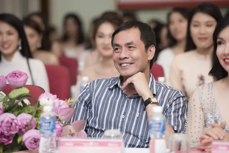 Lộ diện 7 Giám khảo của Hoa hậu Việt Nam 2020: Có hai nữ MC xinh đẹp - Ảnh 2. Lộ diện 7 Giám khảo của Hoa hậu Việt Nam 2020: Có hai nữ MC xinh đẹp - Ảnh 2.