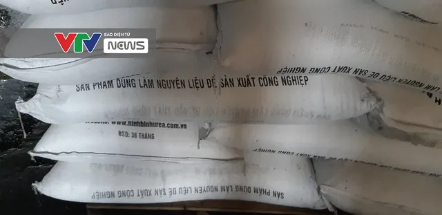 Có dấu hiệu sản xuất trái phép hóa chất tại kho hàng bị cháy ở Long Biên - Ảnh 3. Có dấu hiệu sản xuất trái phép hóa chất tại kho hàng bị cháy ở Long Biên - Ảnh 3.