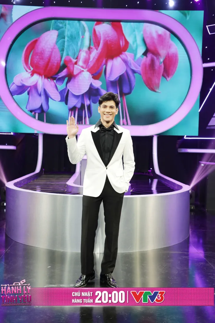 Siêu mẫu Võ Hoàng Yến hé lộ “tình cuối” của mình trên show Hành lý tình yêu - Ảnh 1. Siêu mẫu Võ Hoàng Yến hé lộ “tình cuối” của mình trên show Hành lý tình yêu - Ảnh 1.