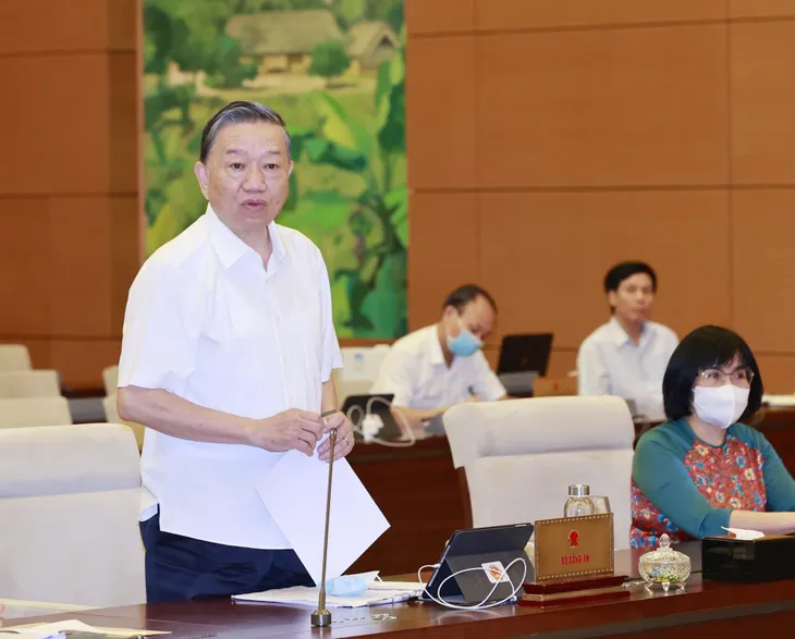 Chủ tịch Quốc hội: Đừng luyến tiếc thủ tục hành chính quá rườm rà - Ảnh 2. Chủ tịch Quốc hội: Đừng luyến tiếc thủ tục hành chính quá rườm rà - Ảnh 2.