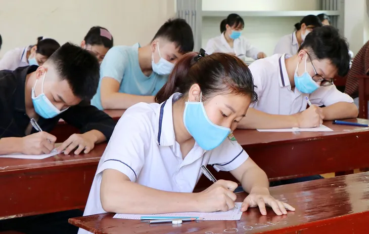 Thi tổ hợp KHTH: Cần chiến thuật hợp lý, chú ý phân bổ thời gian làm bài - Ảnh 2.