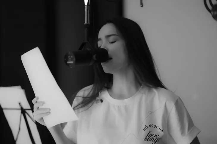 Hồ Ngọc Hà kết hợp với dàn nhạc sĩ khủng trong dự án Love Songs - Ảnh 2. Hồ Ngọc Hà kết hợp với dàn nhạc sĩ khủng trong dự án Love Songs - Ảnh 2.
