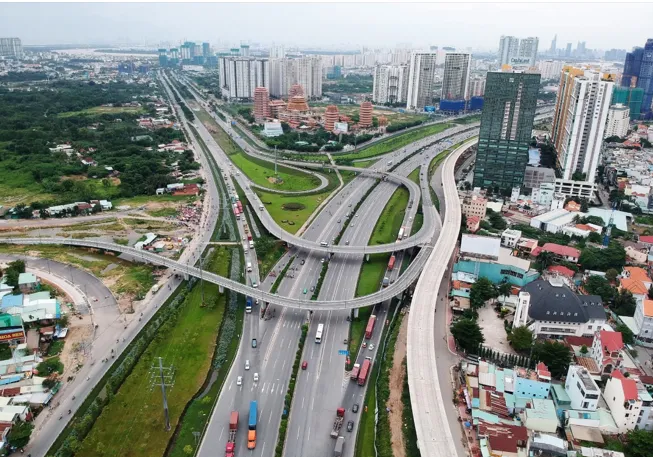 COVID-19 lần 2 có khiến thị trường bất động sản Việt Nam giảm sức hút với nhà đầu tư ngoại? - Ảnh 2. COVID-19 lần 2 có khiến thị trường bất động sản Việt Nam giảm sức hút với nhà đầu tư ngoại? - Ảnh 2.
