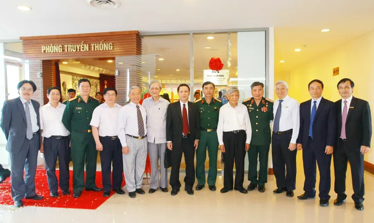 Thượng tướng Lê Khả Phiêu - Nhà chính trị quân sự có tầm nhìn xa trông rộng, đức độ và gần gũi - Ảnh 1. Thượng tướng Lê Khả Phiêu - Nhà chính trị quân sự có tầm nhìn xa trông rộng, đức độ và gần gũi - Ảnh 1.
