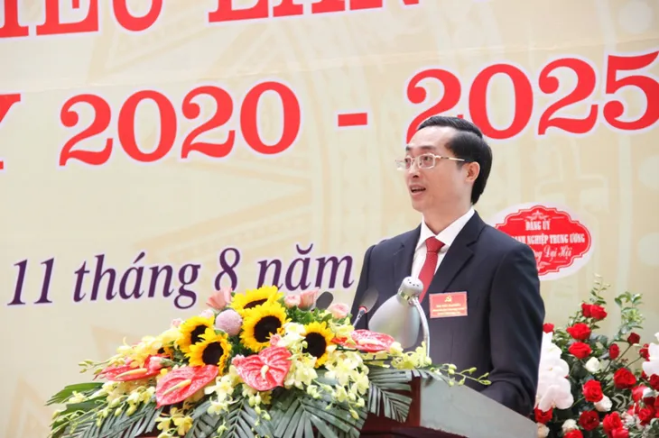Đảng bộ TCT Công nghiệp Tàu thủy đoàn kết, đổi mới, vượt qua khó khăn, tái cơ cấu toàn diện - Ảnh 1. Đảng bộ TCT Công nghiệp Tàu thủy đoàn kết, đổi mới, vượt qua khó khăn, tái cơ cấu toàn diện - Ảnh 1.