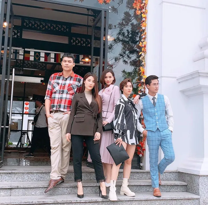 Cặp đôi lạnh như băng trên phim, lại ríu rít ở hậu trường Tình yêu và tham vọng - Ảnh 9. Cặp đôi lạnh như băng trên phim, lại ríu rít ở hậu trường Tình yêu và tham vọng - Ảnh 9.