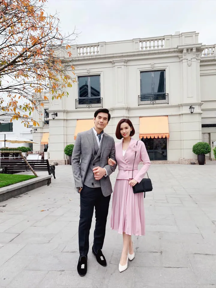 Cặp đôi lạnh như băng trên phim, lại ríu rít ở hậu trường Tình yêu và tham vọng - Ảnh 3. Cặp đôi lạnh như băng trên phim, lại ríu rít ở hậu trường Tình yêu và tham vọng - Ảnh 3.
