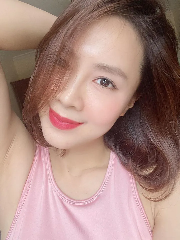 Nhìn lại loạt ảnh này của Hồng Diễm mới thấy cắt tóc ngắn là quyết định đúng đắn - Ảnh 2. Nhìn lại loạt ảnh này của Hồng Diễm mới thấy cắt tóc ngắn là quyết định đúng đắn - Ảnh 2.