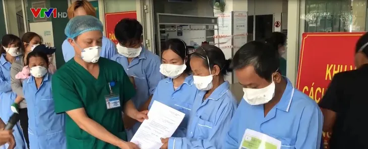 Thứ trưởng Bộ Y tế: Phát hiện sớm các bệnh nhân COVID-19 để hạn chế biến chứng do bệnh lý nền - Ảnh 1. Thứ trưởng Bộ Y tế: Phát hiện sớm các bệnh nhân COVID-19 để hạn chế biến chứng do bệnh lý nền - Ảnh 1.