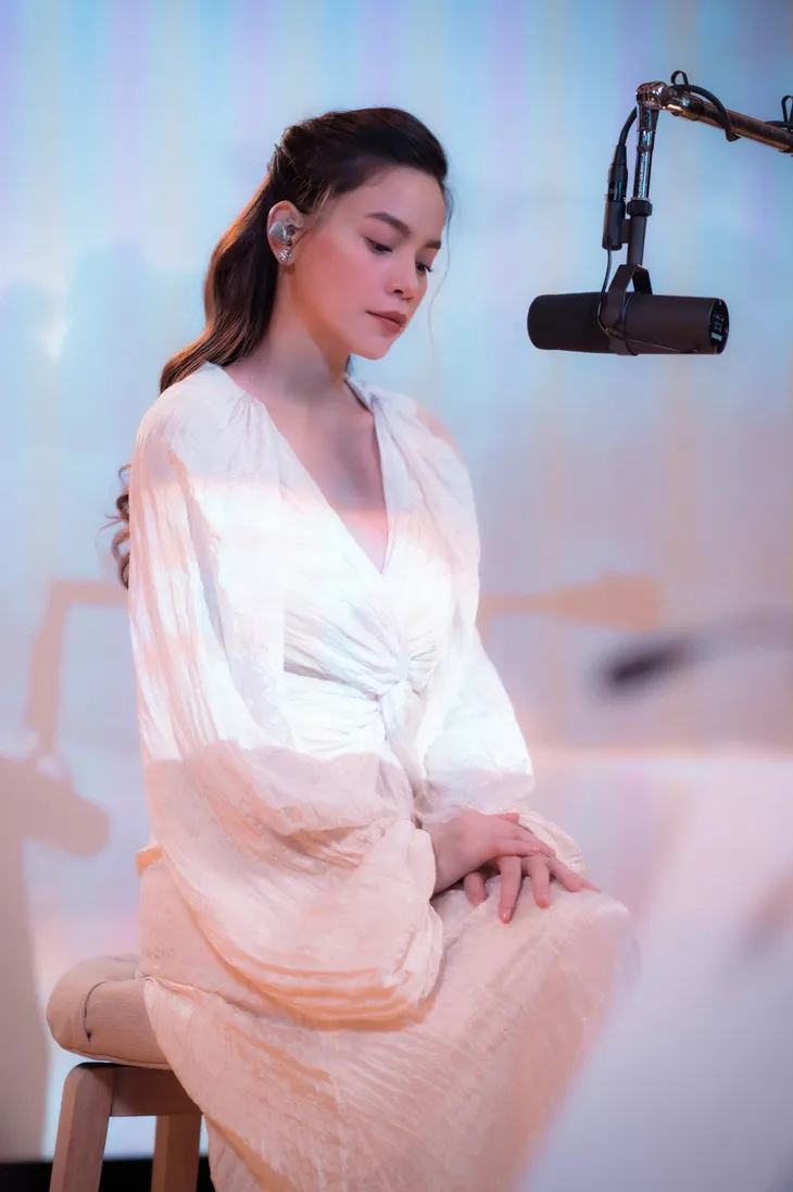 Hồ Ngọc Hà chia sẻ ảnh hậu trường xinh đẹp - Ảnh 1. Hồ Ngọc Hà chia sẻ ảnh hậu trường xinh đẹp - Ảnh 1.