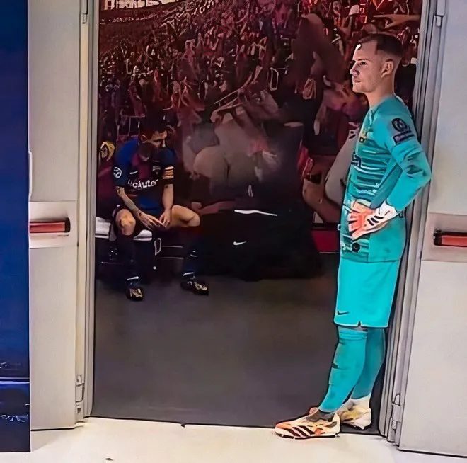 Rio Ferdinand khuyên Messi nên rời khỏi Barcelona - Ảnh 1. Rio Ferdinand khuyên Messi nên rời khỏi Barcelona - Ảnh 1.
