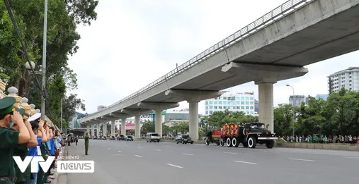 Linh xa đưa di hài nguyên Tổng Bí thư Lê Khả Phiêu về nơi an nghỉ - Ảnh 15. Linh xa đưa di hài nguyên Tổng Bí thư Lê Khả Phiêu về nơi an nghỉ - Ảnh 15.