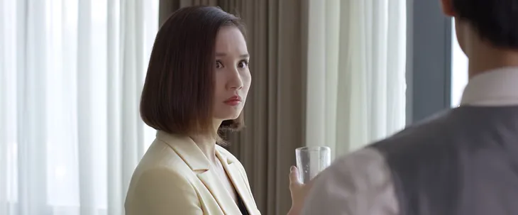 Tình yêu và tham vọng - Tập 46: Mặc Tuệ Lâm chảy máu, Minh vẫn chạy đến bên Linh - Ảnh 2.