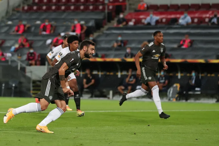 Thua ngược Sevilla, Man Utd lập kỷ lục buồn và trắng tay mùa thứ 3 liên tiếp - Ảnh 1. Thua ngược Sevilla, Man Utd lập kỷ lục buồn và trắng tay mùa thứ 3 liên tiếp - Ảnh 1.