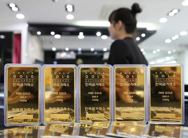Giá vàng trong nước đảo chiều tăng gần 1 triệu đồng/lượng - Ảnh 1. Giá vàng trong nước đảo chiều tăng gần 1 triệu đồng/lượng - Ảnh 1.