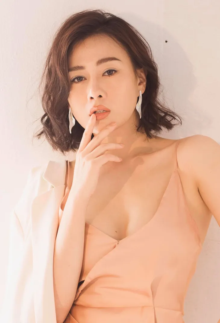 Cùng ngắm những kiểu tóc đẹp hút hồn của diễn viên Phương Oanh - Ảnh 9. Cùng ngắm những kiểu tóc đẹp hút hồn của diễn viên Phương Oanh - Ảnh 9.