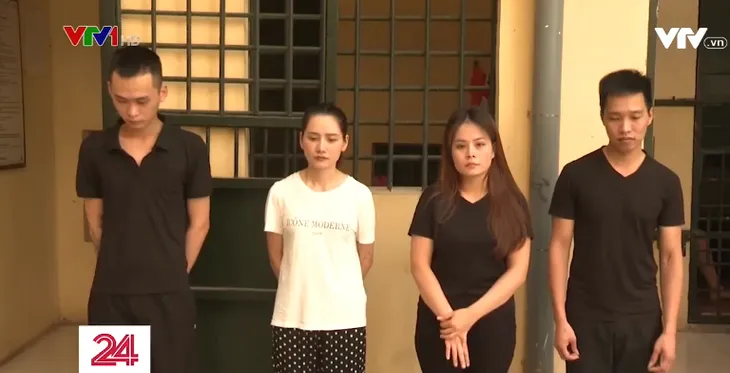 Lên mạng tìm việc, hai cô gái trẻ bị bắt vào động karaoke, ép tiếp khách - Ảnh 1. Lên mạng tìm việc, hai cô gái trẻ bị bắt vào động karaoke, ép tiếp khách - Ảnh 1.