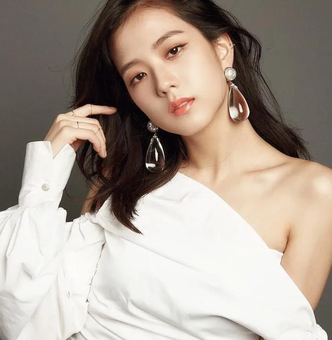 Jisoo (BLACKPINK) xác nhận lấn sân điện ảnh - Ảnh 1. Jisoo (BLACKPINK) xác nhận lấn sân điện ảnh - Ảnh 1.
