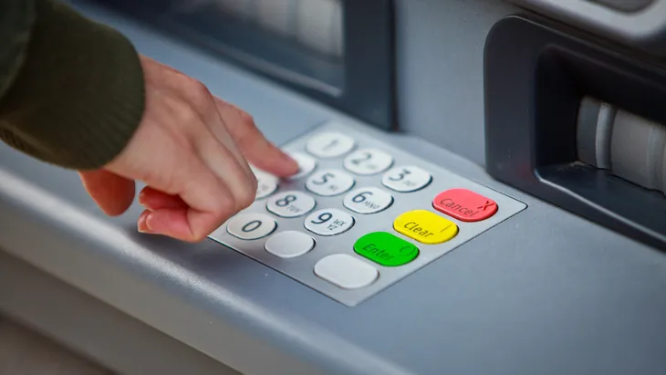 4 ngân hàng Australia đóng cửa hàng trăm chi nhánh, khai tử hàng nghìn cây ATM - Ảnh 1. 4 ngân hàng Australia đóng cửa hàng trăm chi nhánh, khai tử hàng nghìn cây ATM - Ảnh 1.