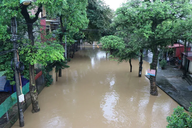 Mưa lớn gây ngập úng cục bộ tại Yên Bái - Ảnh 2. Mưa lớn gây ngập úng cục bộ tại Yên Bái - Ảnh 2.