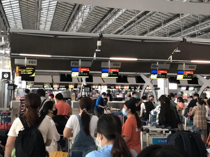 Đưa hơn 230 công dân Việt Nam từ Thái Lan về nước an toàn - Ảnh 1.