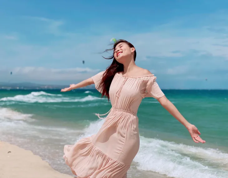 Không còn dáng vẻ đen đúa và quê mùa trong Cát đỏ, Thúy Diễm ngoài đời cực sành điệu - Ảnh 12. Không còn dáng vẻ đen đúa và quê mùa trong Cát đỏ, Thúy Diễm ngoài đời cực sành điệu - Ảnh 12.
