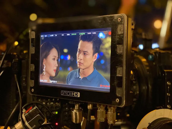 Chờ đợi mãi, cuối cùng Hồng Diễm và Hồng Đăng đã lộ ảnh bên nhau trong phim mới - Ảnh 1. Chờ đợi mãi, cuối cùng Hồng Diễm và Hồng Đăng đã lộ ảnh bên nhau trong phim mới - Ảnh 1.