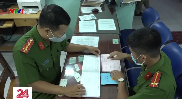 TP.HCM triển khai đợt cao điểm rà soát người nhập cảnh trái phép - Ảnh 1. TP.HCM triển khai đợt cao điểm rà soát người nhập cảnh trái phép - Ảnh 1.