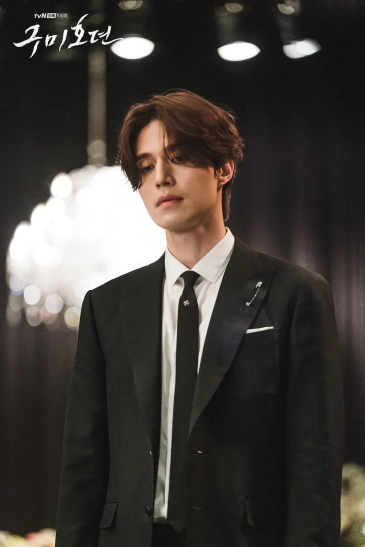 Phim của bộ đôi cửu vĩ hồ Lee Dong Wook - Kim Bum sắp lên sóng - Ảnh 1. Phim của bộ đôi cửu vĩ hồ Lee Dong Wook - Kim Bum sắp lên sóng - Ảnh 1.