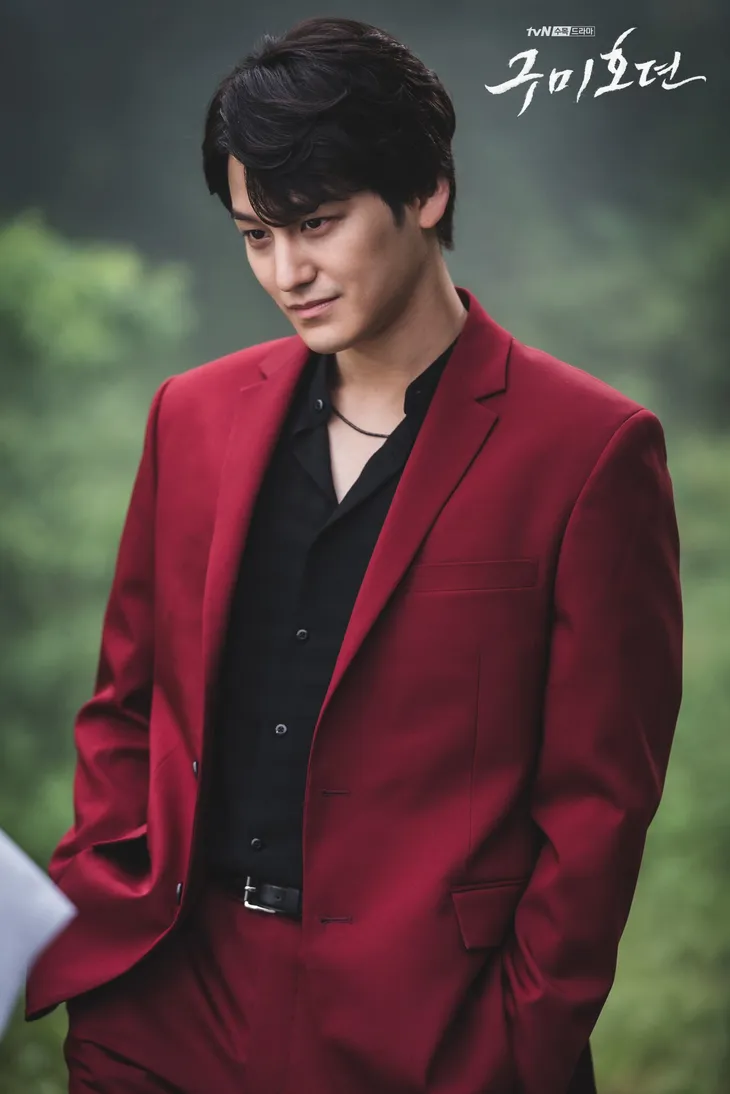 Phim của bộ đôi cửu vĩ hồ Lee Dong Wook - Kim Bum sắp lên sóng - Ảnh 3. Phim của bộ đôi cửu vĩ hồ Lee Dong Wook - Kim Bum sắp lên sóng - Ảnh 3.