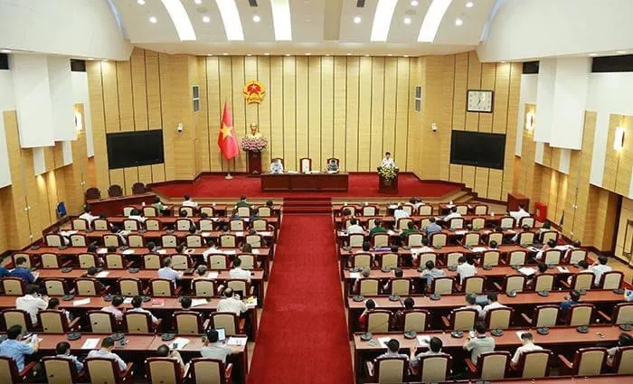 Bảo hiểm chỉ chi trả 1/3 chi phí cho việc cách ly, xét nghiệm COVID-19? - Ảnh 1. Bảo hiểm chỉ chi trả 1/3 chi phí cho việc cách ly, xét nghiệm COVID-19? - Ảnh 1.