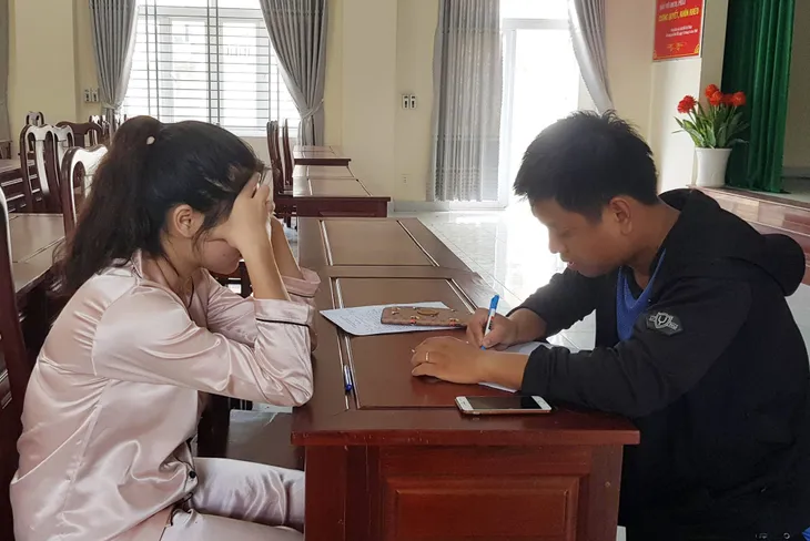 Phá đường dây môi giới mại dâm qua Zalo giá 5 triệu đồng/đêm - Ảnh 3. Phá đường dây môi giới mại dâm qua Zalo giá 5 triệu đồng/đêm - Ảnh 3.